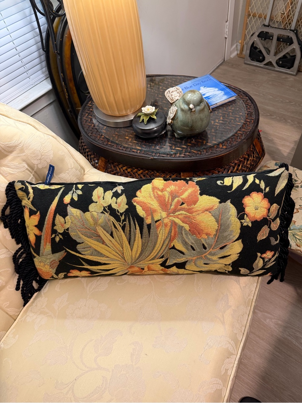 VINTAGE DECORATIVE LUMBER PILLOW